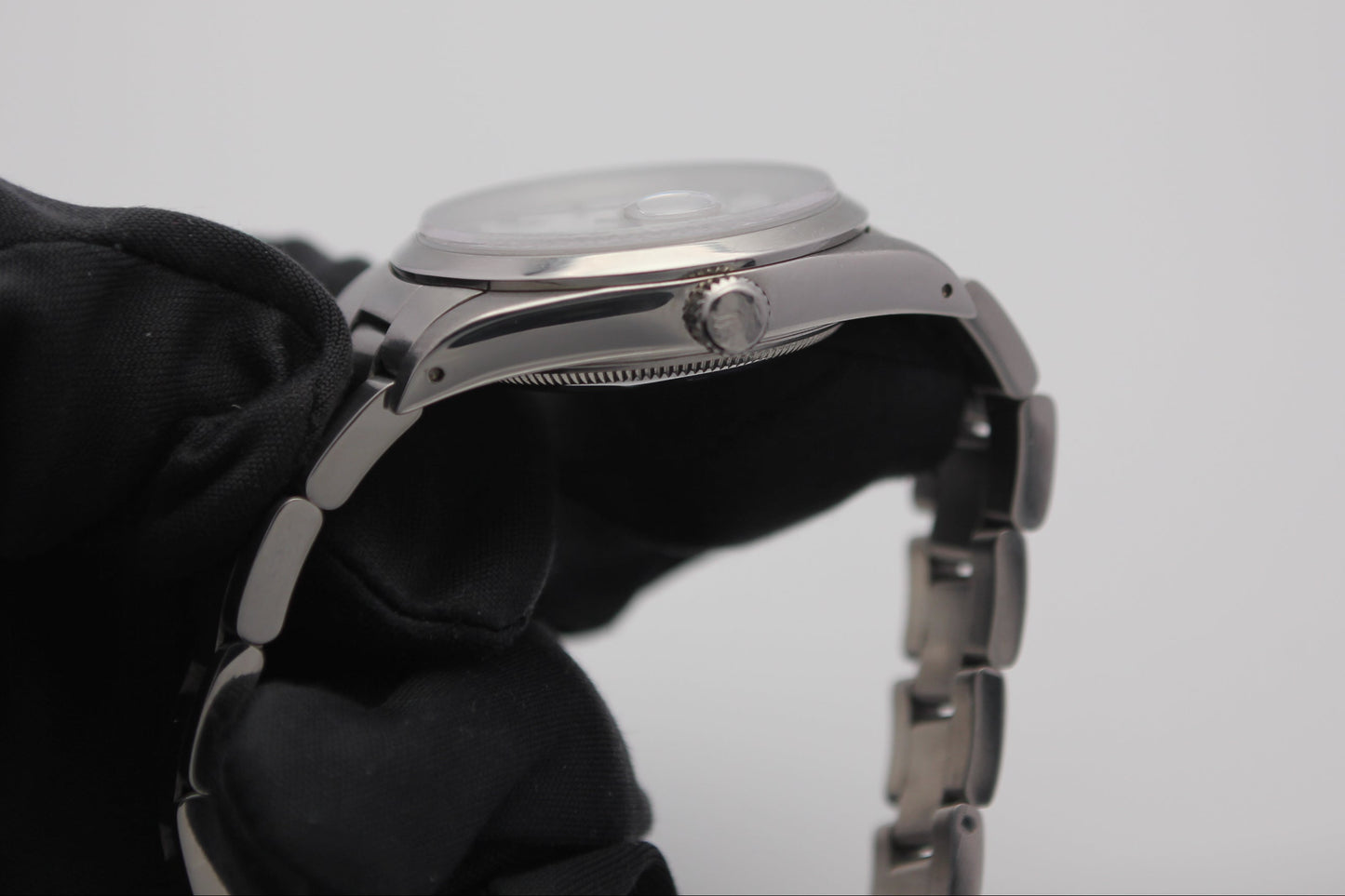 Rolex Oyster Perpetual Date Ref. 15200