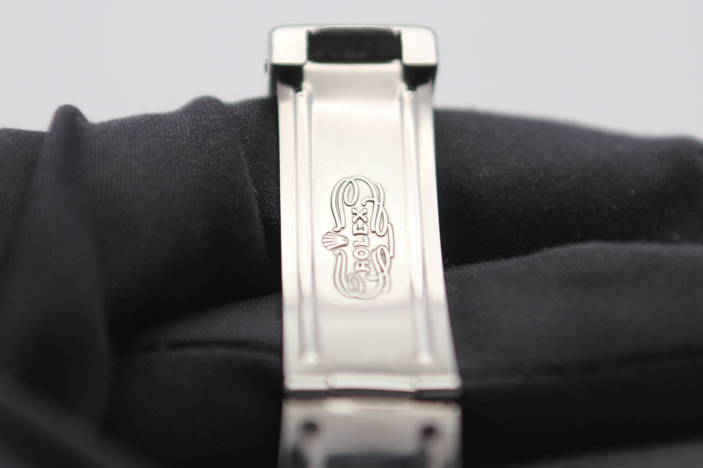 Rolex Oyster Perpetual Date Ref. 15200
