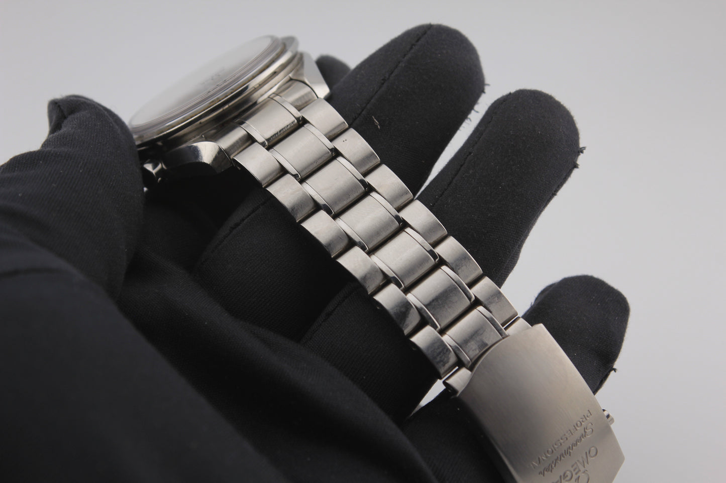 SPEED WATCHES Omega Speedmaster Apollo XVII – Ref. 311.30.42.30.99.002 - full size product image