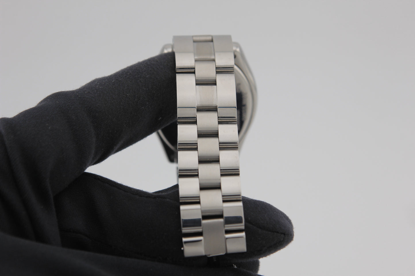 SPEED WATCHES Cartier Roadster Watch Ref. W62016V3 - full size product image