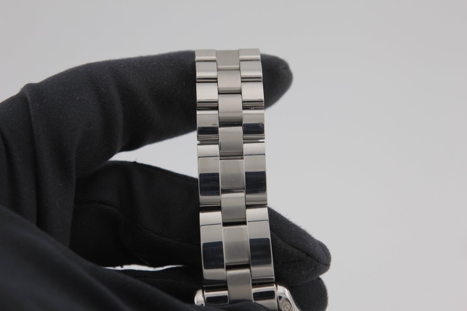 SPEED WATCHES Cartier Roadster Watch Ref. W62016V3 - gallery image 8