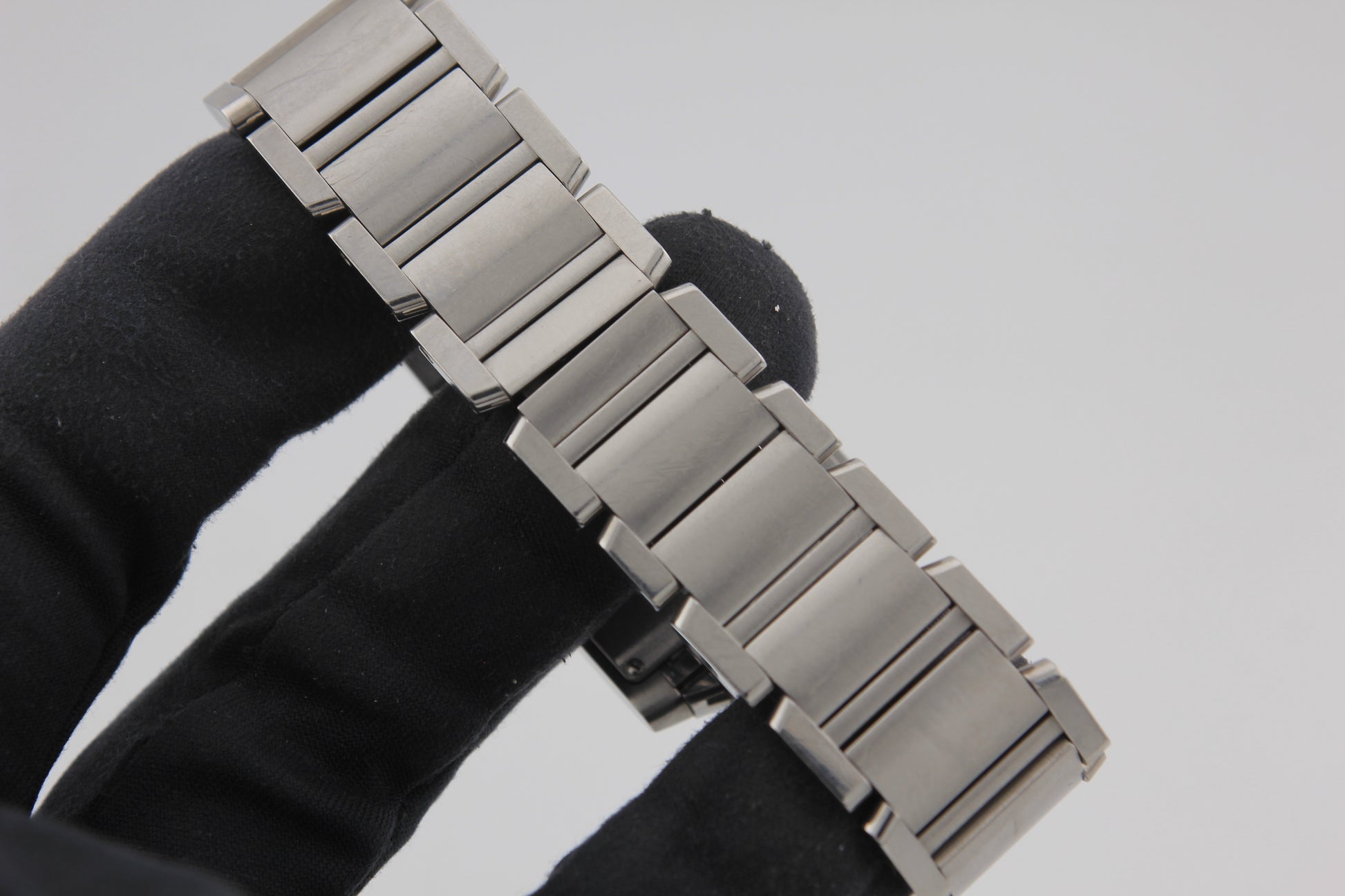 SPEED WATCHES Cartier Tank Française Quartz – Ref. W51011Q3 - gallery image 7