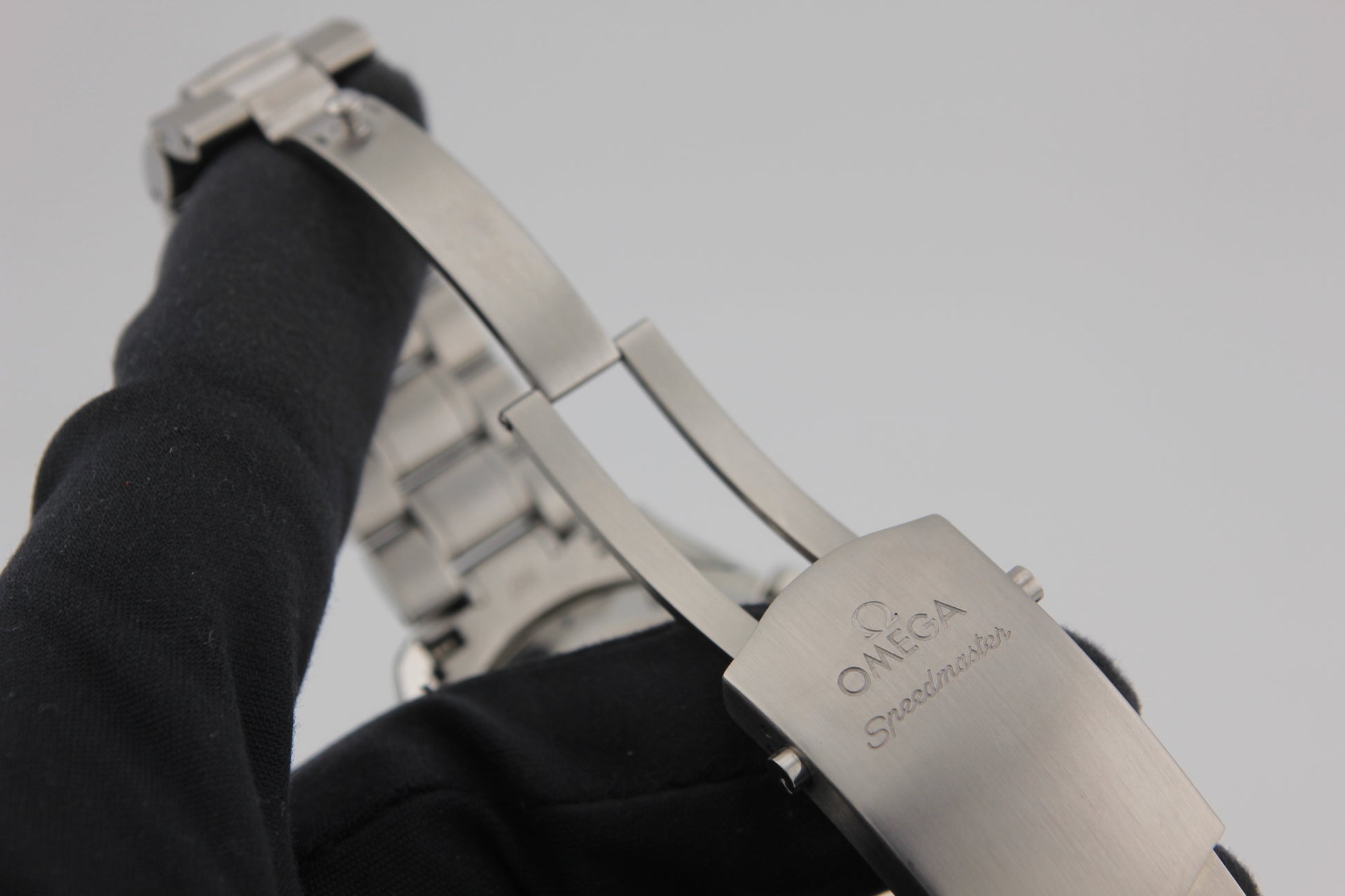 SPEED WATCHES Omega Speedmaster Schumacher Legend – Ref. 3507.51.00 - gallery image 10