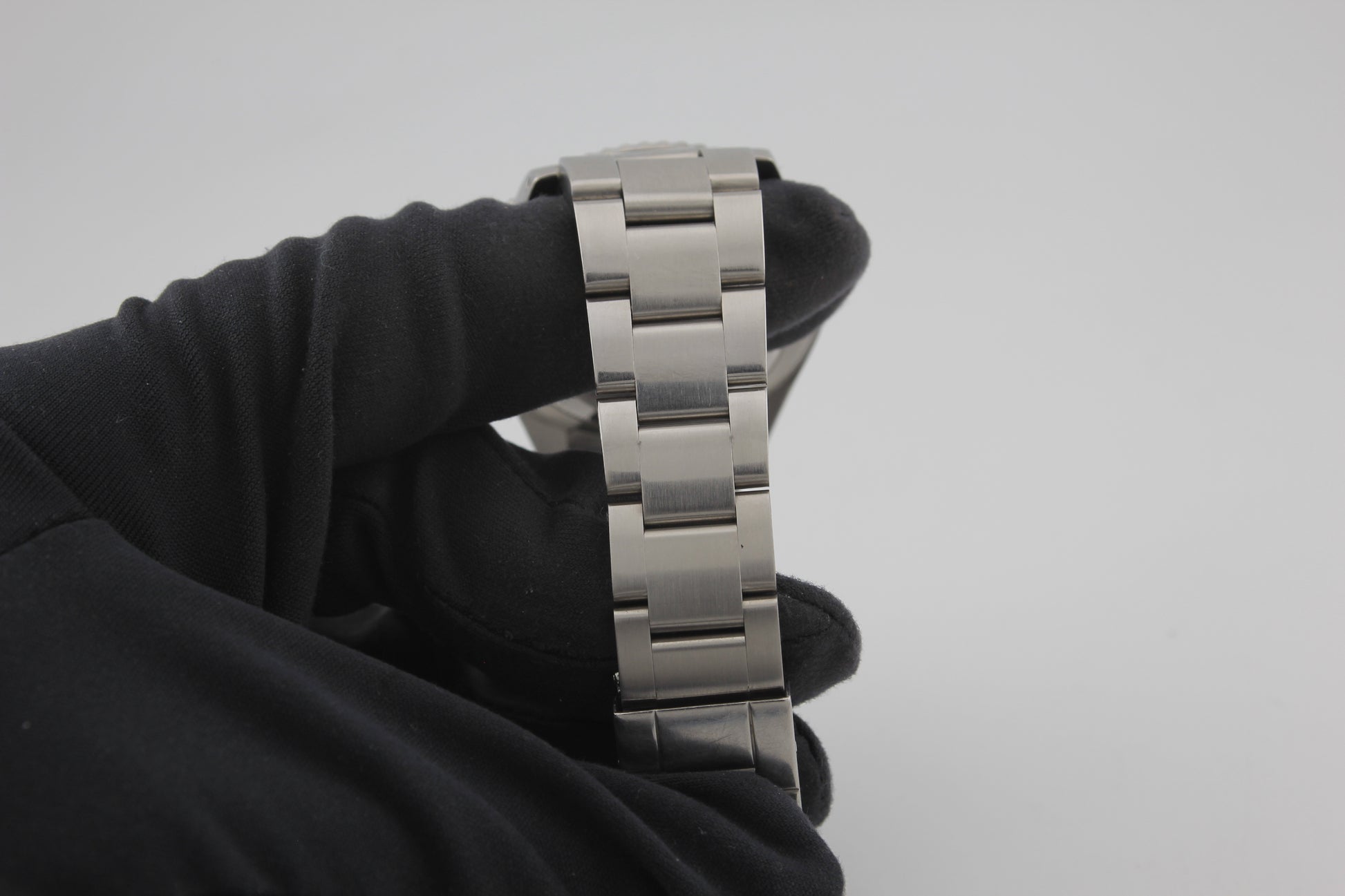 SPEED WATCHES Rolex Submariner Date 16610 – Black Dial - gallery image 9